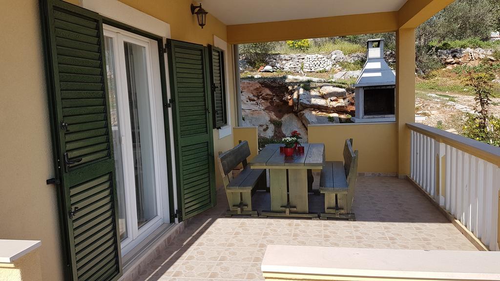 Apartment Azaleja Сали Екстериор снимка