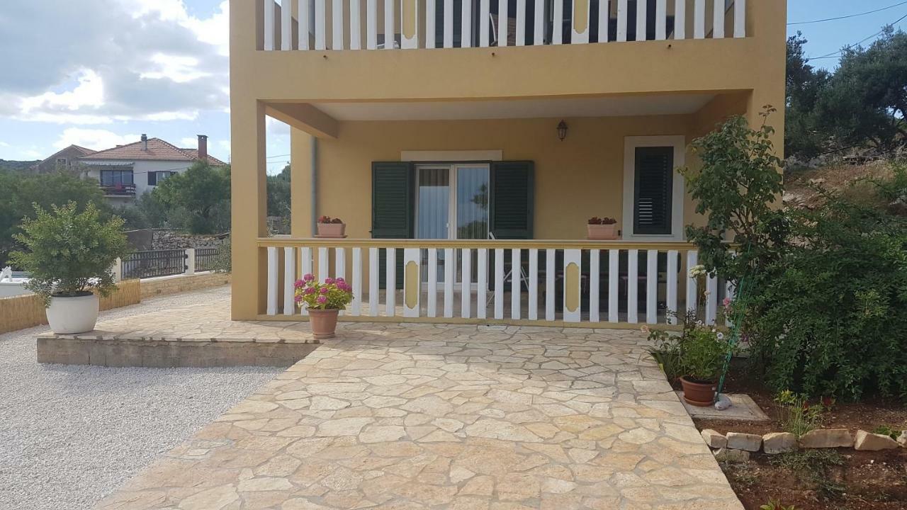 Apartment Azaleja Сали Екстериор снимка